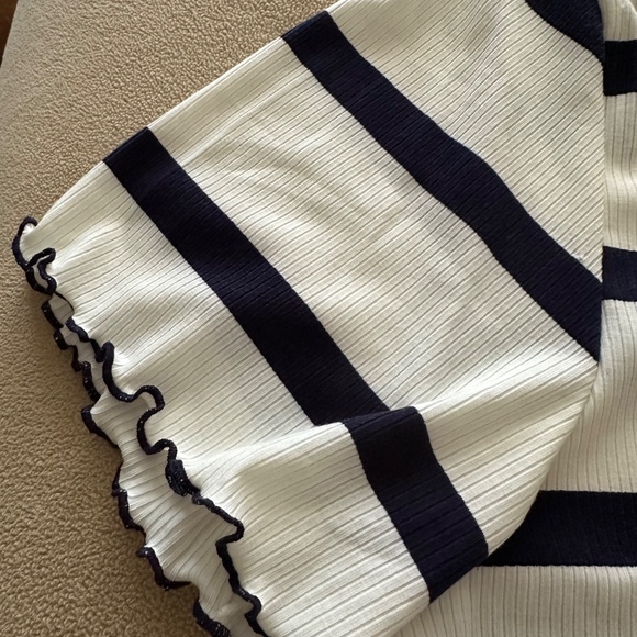 LuLaRoe Kelly Short Sleeve Crewneck Top 3XL Navy & White Stripes Ruffled Hem NWT - Picture 4 of 7